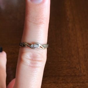 3 stone diamond ring